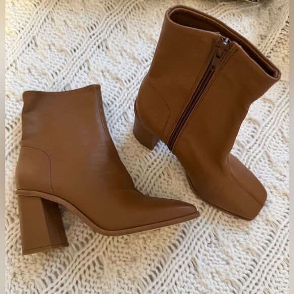 NEW Free People Sienna Leather Ankle Boots in Cognac - Picture 8 of 9